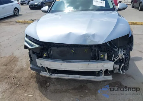 2019 Audi E-Tron Premium Plus из США, поврежденный, VIN WA1VAAGEXKB020994